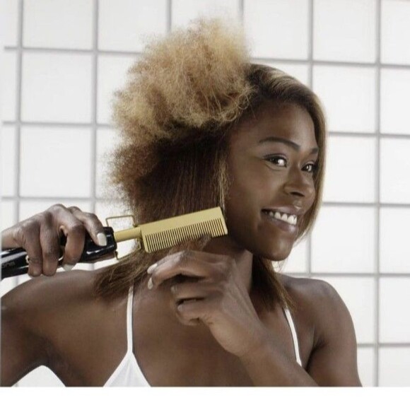 Andis Professional Heat Ceramic Press Comb for Hair, Straightener, 38335 - Picture 3 of 5